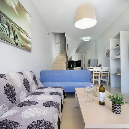 Lia Apartment Platanés Екстериор снимка